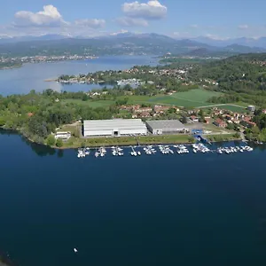 Houseboat Noemi Yacht Club Marina Di Verbella Botel Lisanza