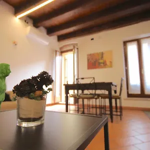Vr Casa Di Mezzo Apartment Verona