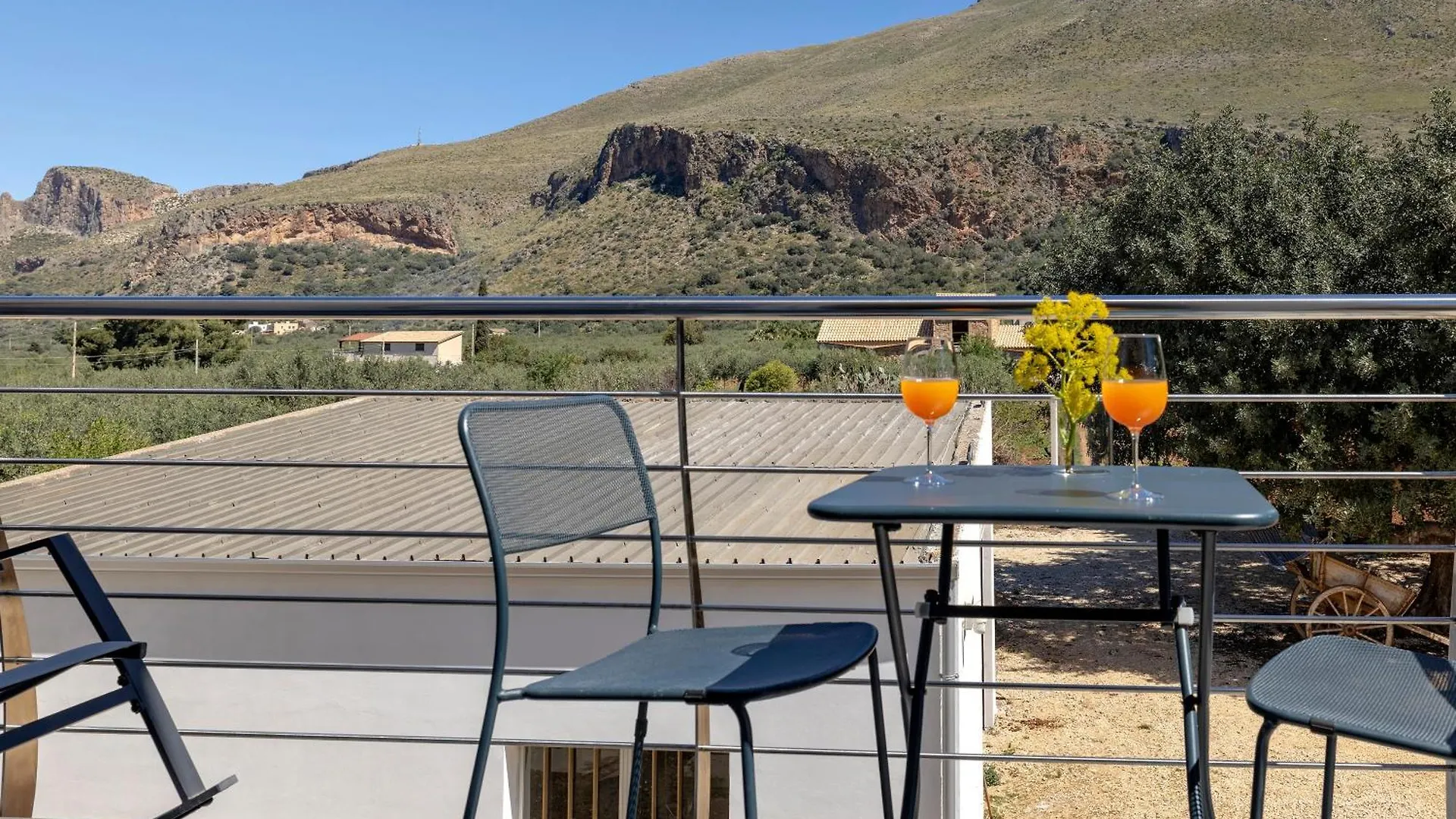 Holiday home Case Vacanza Loria Castelluzzo