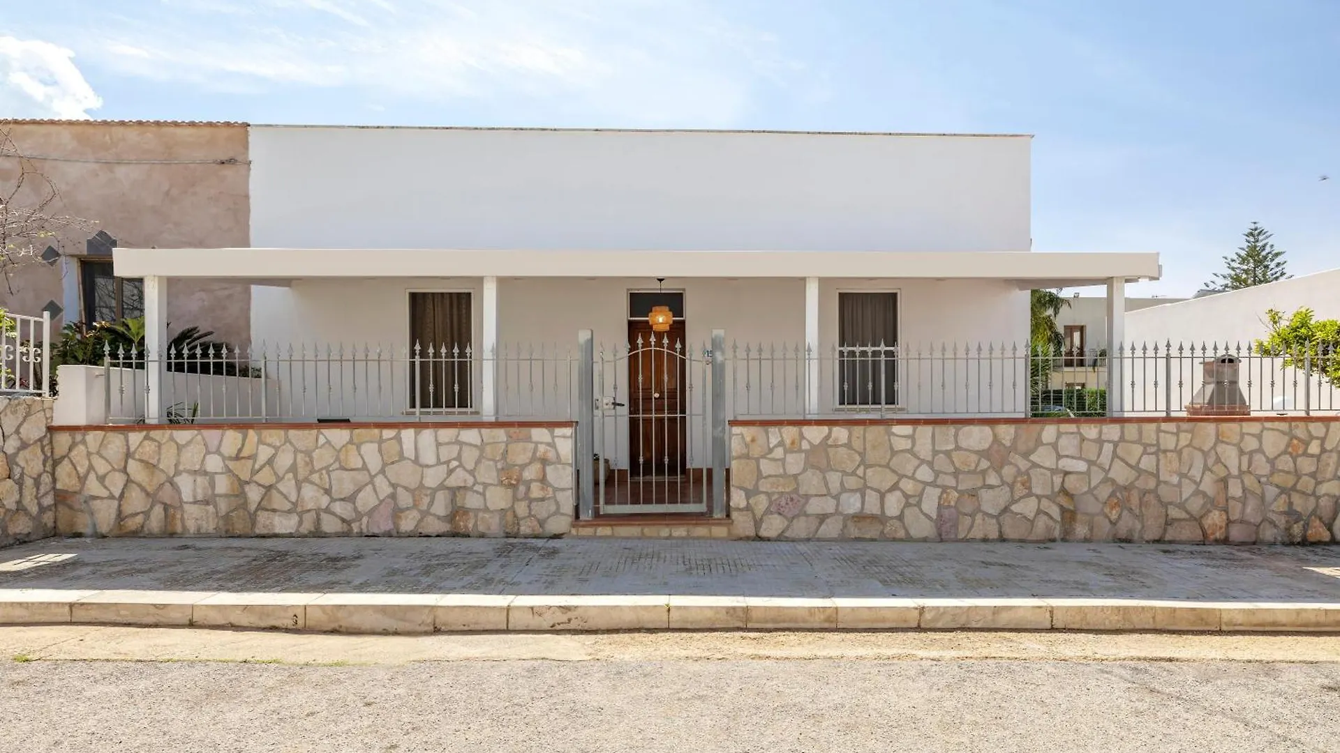 Holiday home Case Vacanza Loria Castelluzzo Italy
